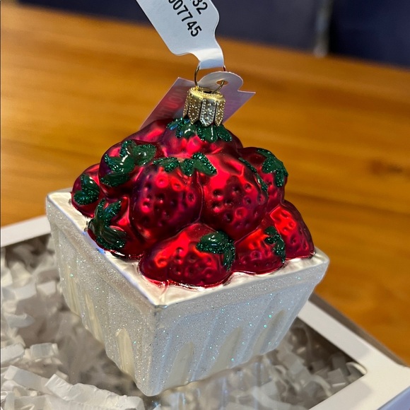 Anthropologie Basket of Strawberries Holiday Ornament NIB - Picture 2 of 3